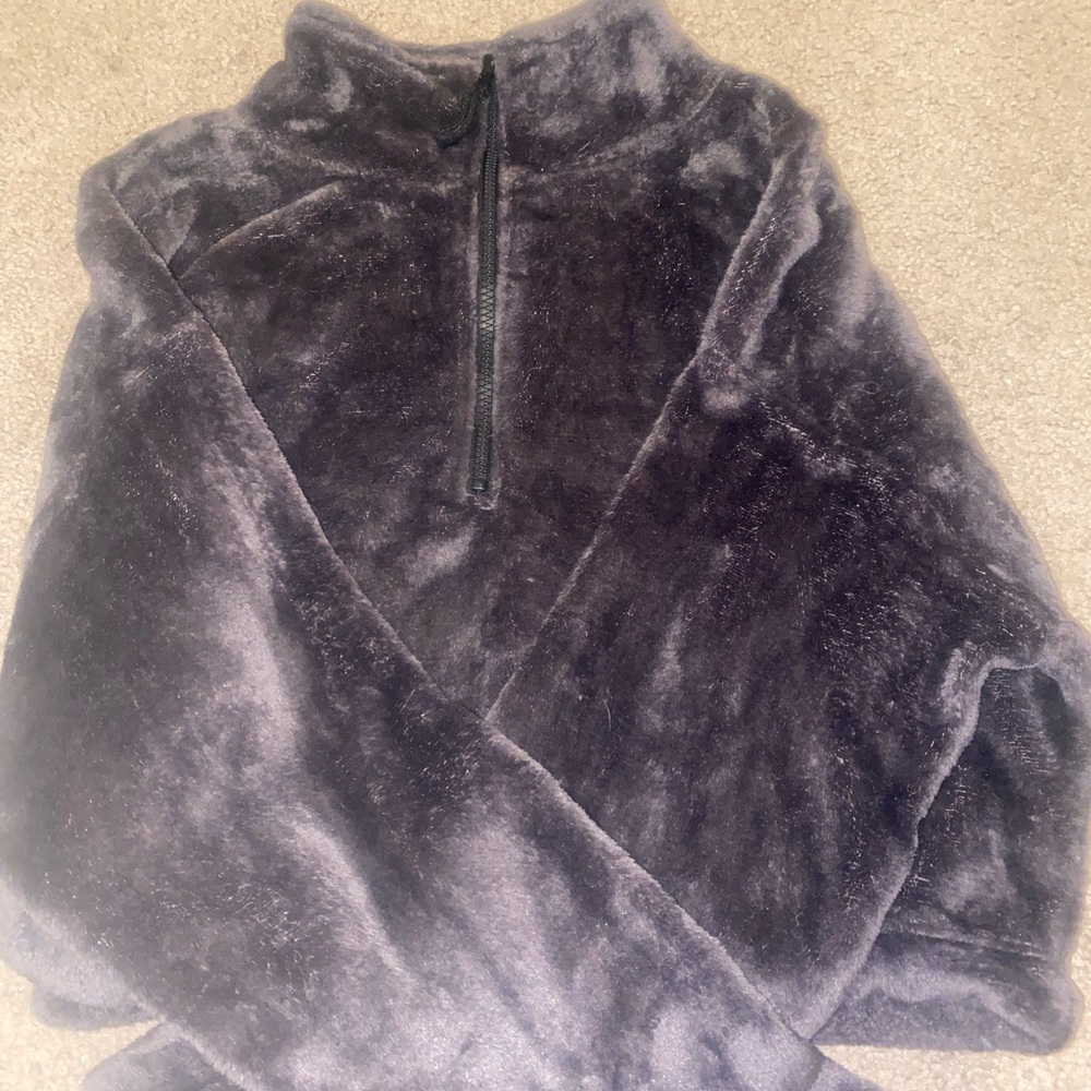 URBAN OUTFITTERS CROPPED SWEATSHIRT